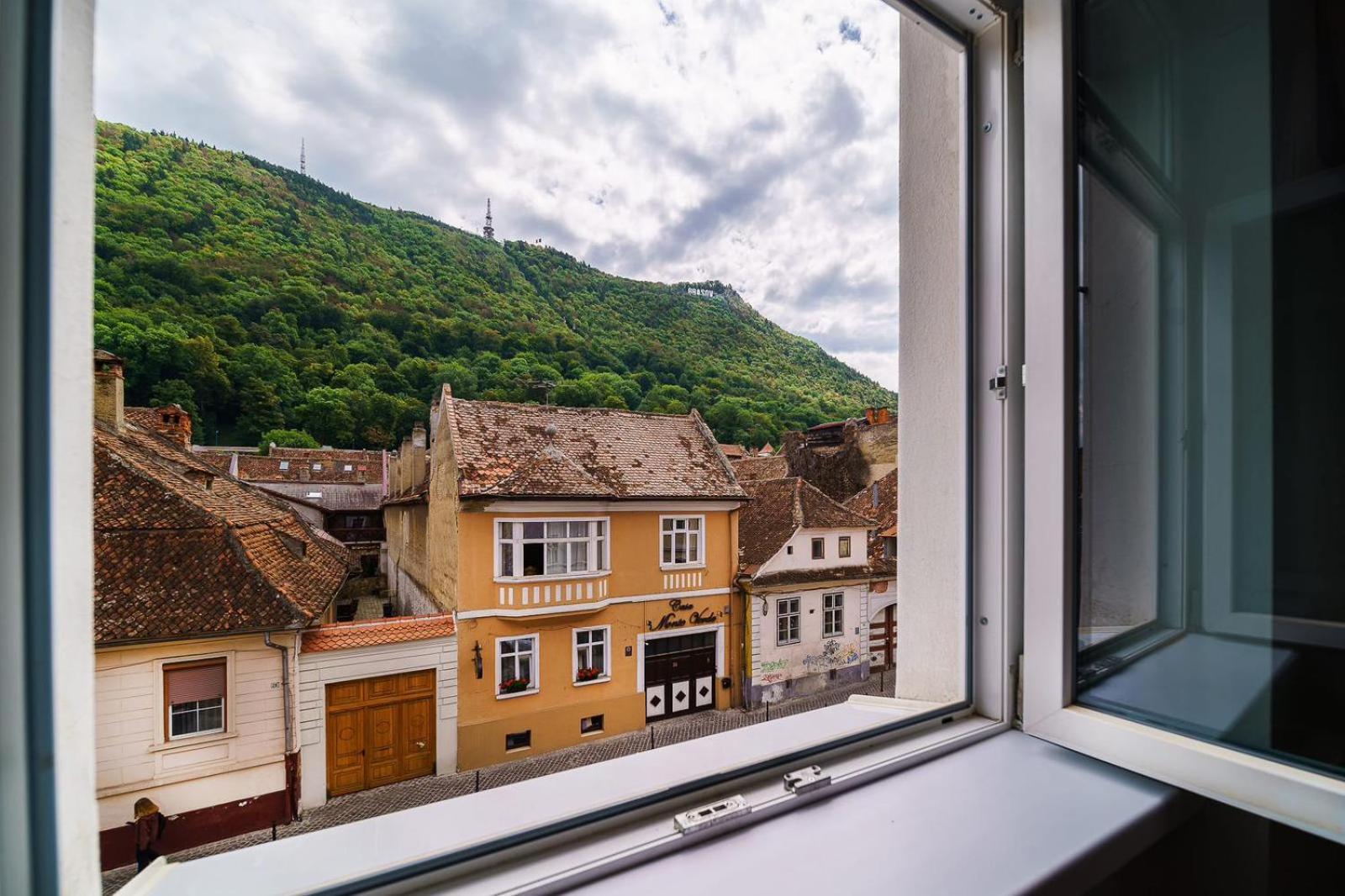 Alpine Sunrise Residence - Brasov Old Center Braşov Exterior foto